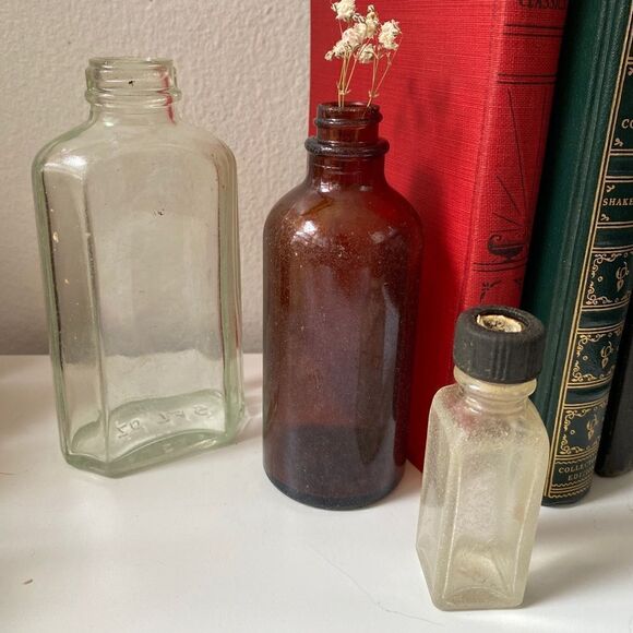 🎀 VINTAGE 🎀 1940s Set of Three Vintage Bottles Found in the Sea - Picture 2 of 11